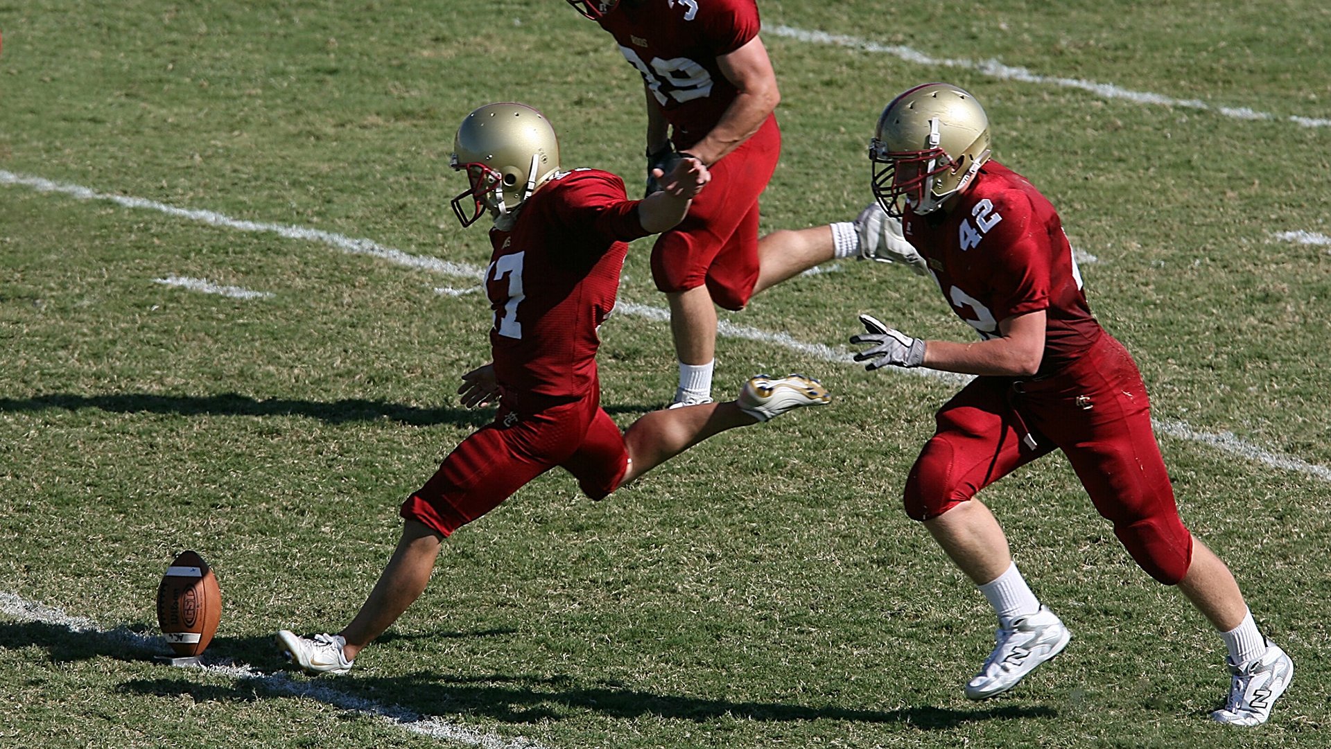 “尼古拉斯·桑特基的精准罚球与掌控比赛节奏，成就阿根廷美洲狮队新辉煌”