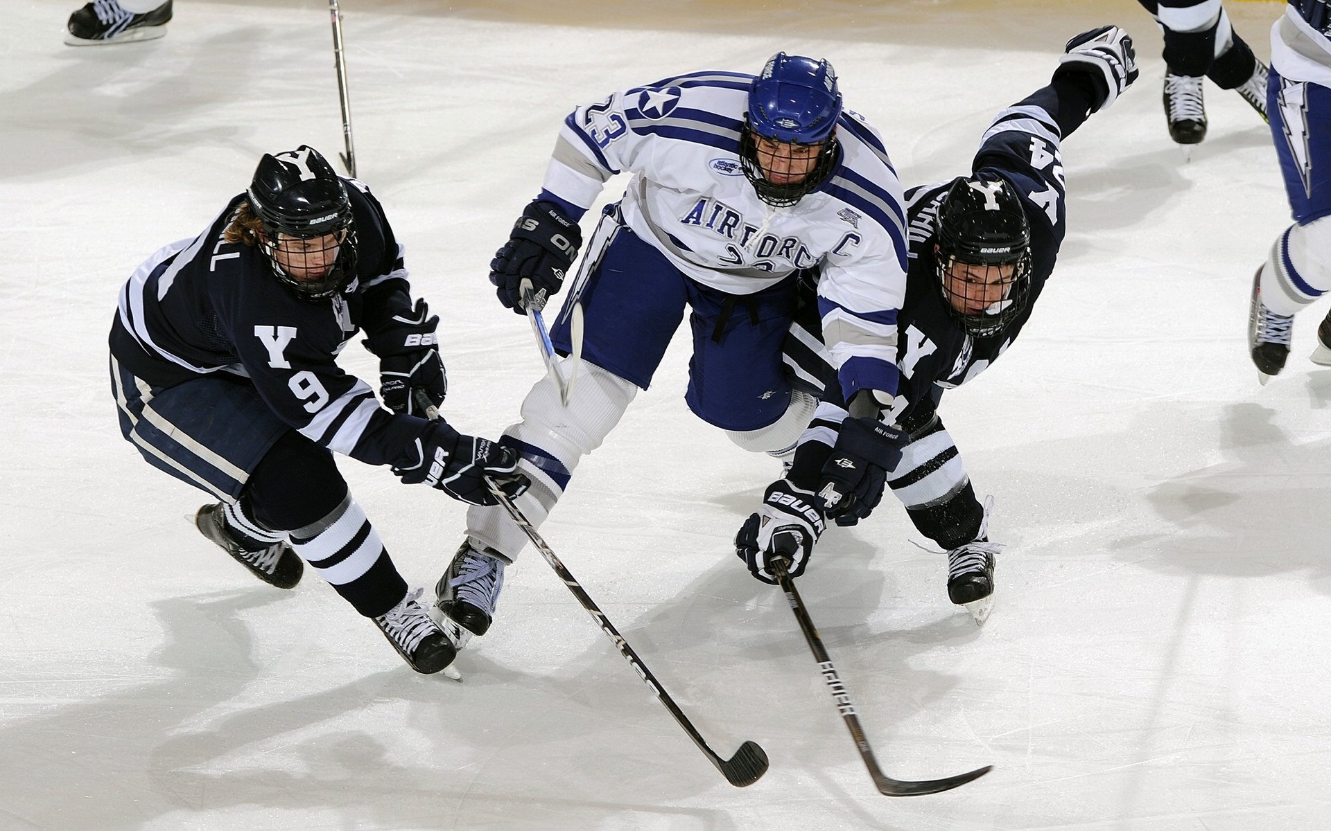 俱乐部青训与一线队缺乏有效衔接，普通青训俱乐部方向